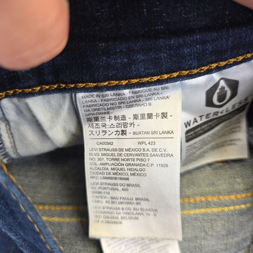 Levis Jeans Women 10M Blue Classic Bootcut Mid Rise Dark Wash Cowboy Western USA